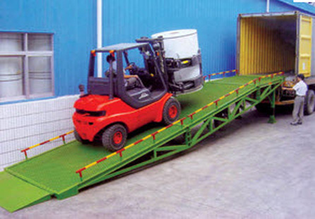 Rent Forklift Ramps Load Unload Containers Yard Ramps Ground Containers Uae Al Ameen Steel Fabrication Engineering Llc